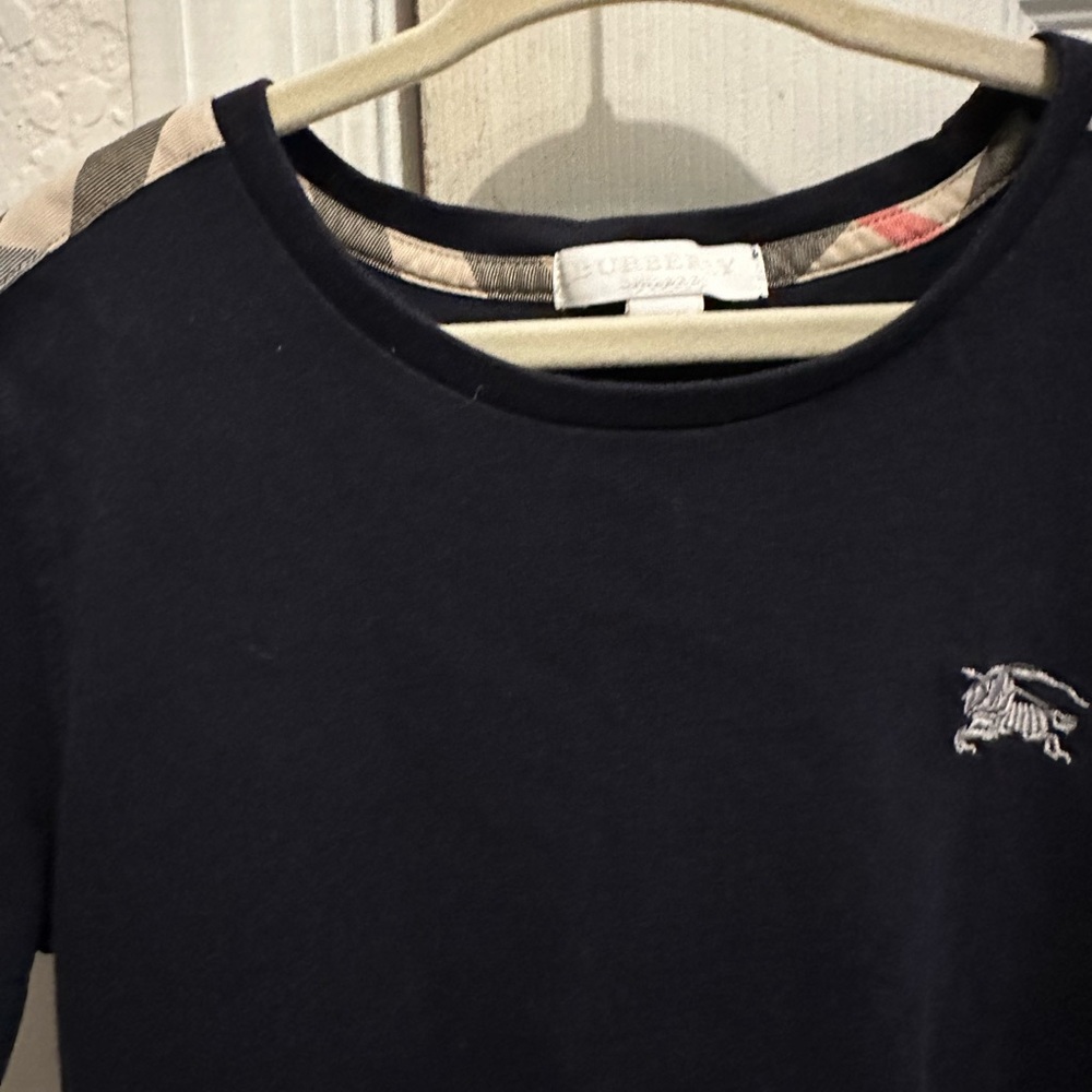 Burberry Navy blue t shirt BOY size 8Y